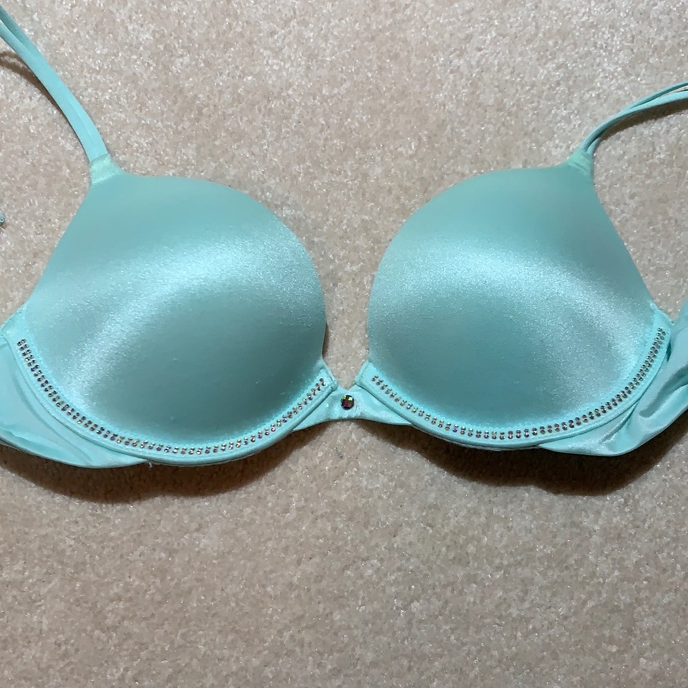 Victorias secret very sexy push-up bra